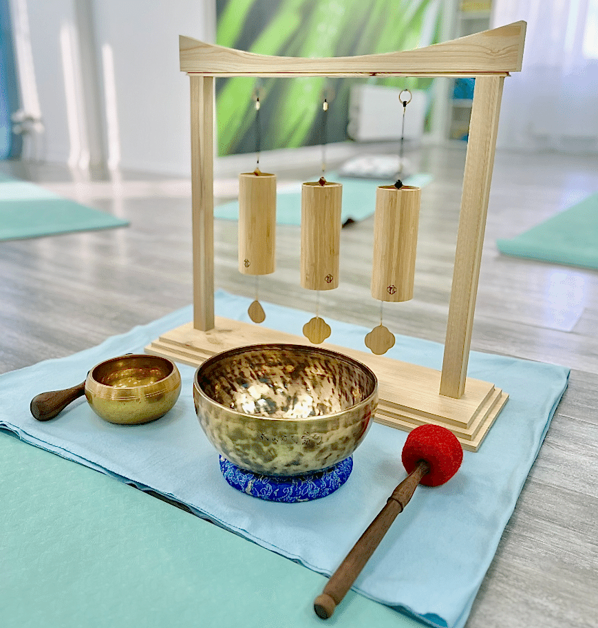 Поющая чаша полной луны из Непала